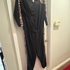 VENUS Black thermal Jumpsuit loungewear with Leopard Accents size 2X